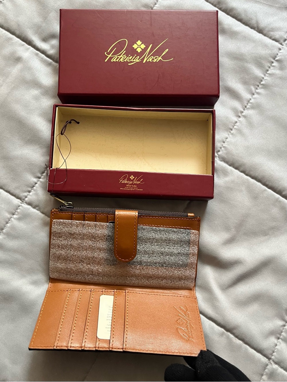 Patricia Nash NWT NAZARI Bifold Wallet in Cognac Color Full Grain Tooled Leather - Picture 3 of 12